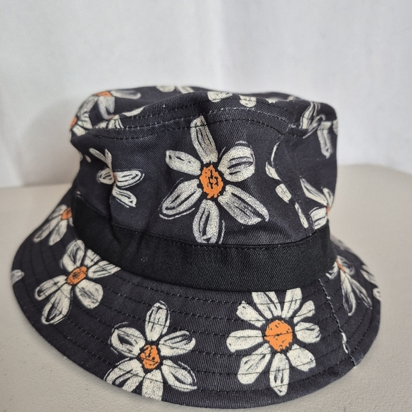 Empyre Black w/ Daisy Floral Print Bucket Hat - Size OSFM - Picture 2 of 6
